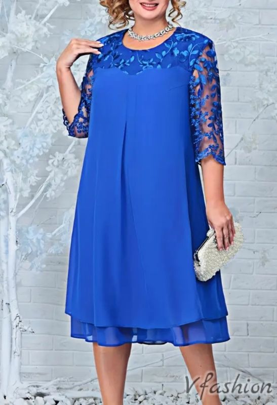 Шифонена рокля с дантелени ръкави