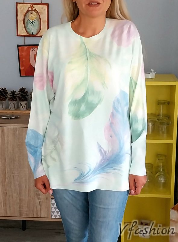 Пуловер фино плетиво - големи пера