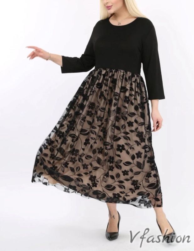 Рокля с тюл на цветя