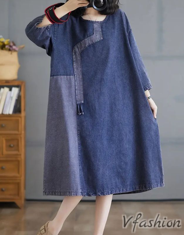 Дънкова рокля с акценти