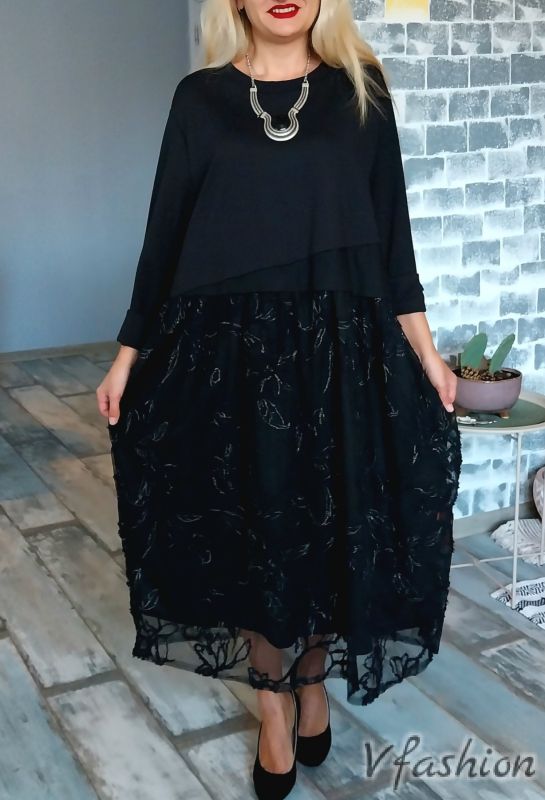 Рокля с тюл на цветя