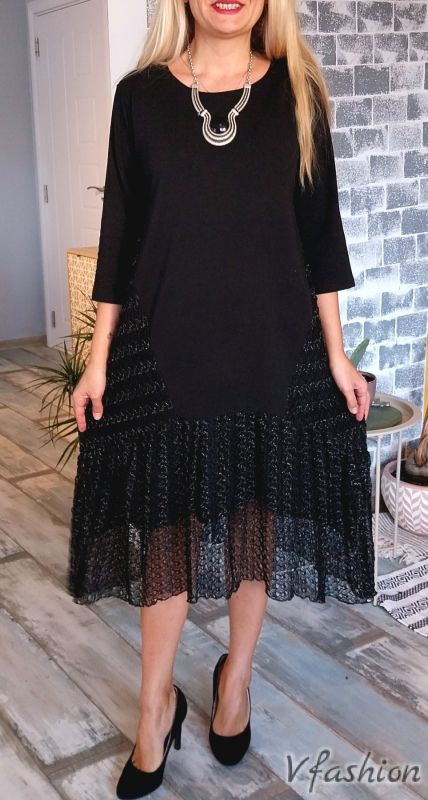 Елегантна рокля с блестящи акценти