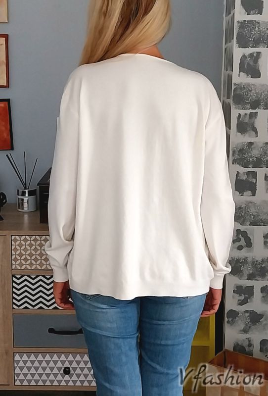 Пуловер с котета - бял