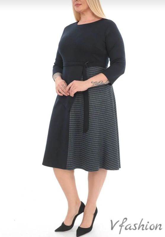 Елегантна рокля с акцент пепит