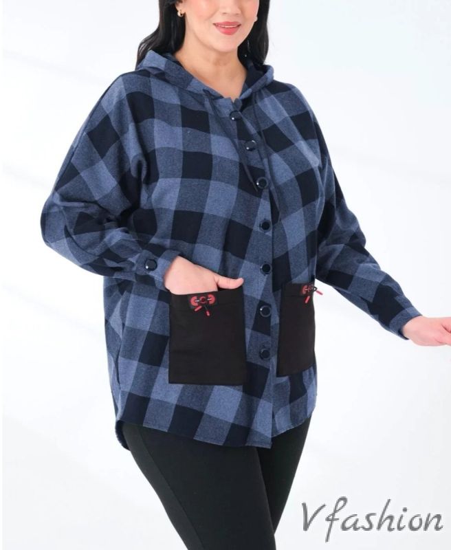 Карирана риза с джобове и качулка - синя