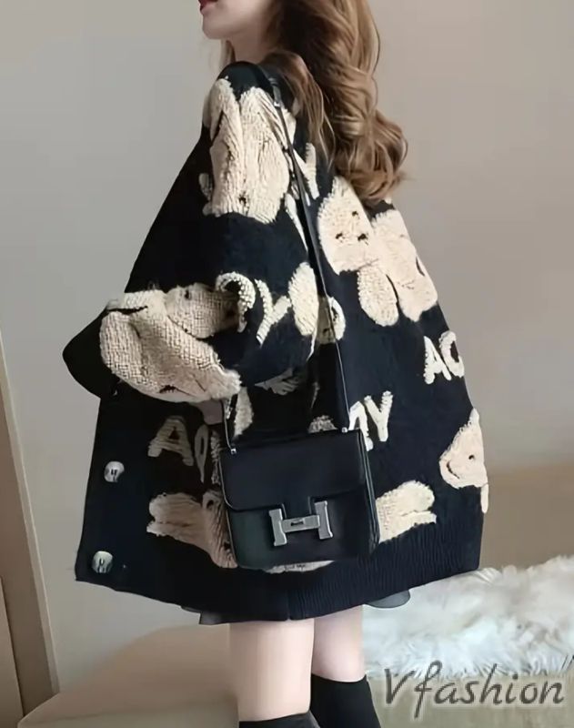 Жилетка с мотиви - черно и бежово