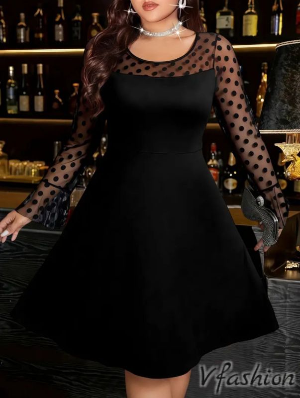 Елегантна рокля с тюл на точки