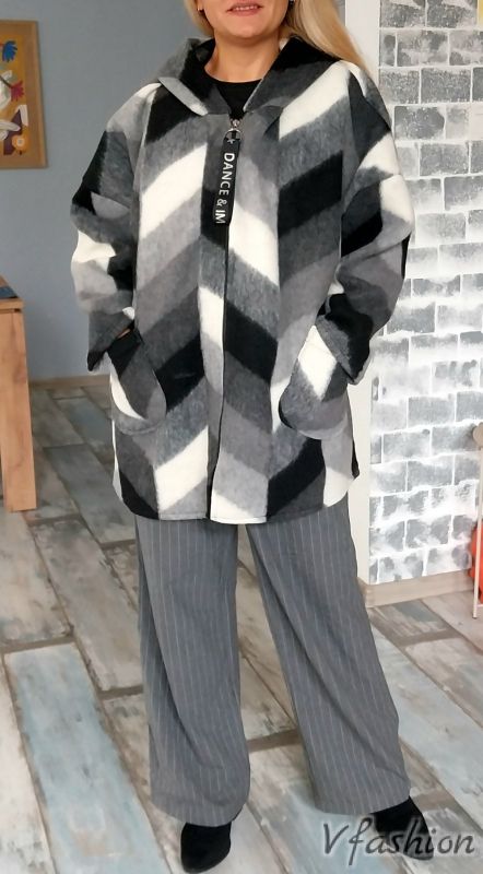 Палто с качулка и джобове