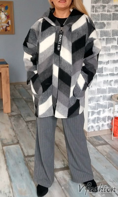 Палто с качулка и джобове