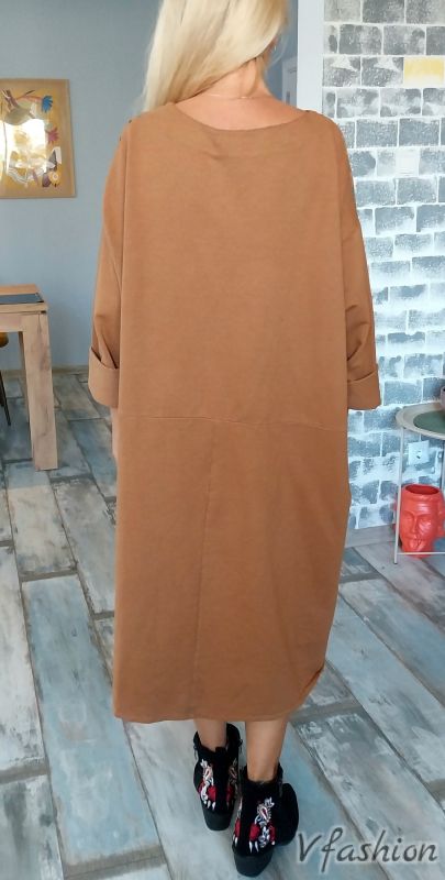 Джинсова рокля с цветен принт - карамел