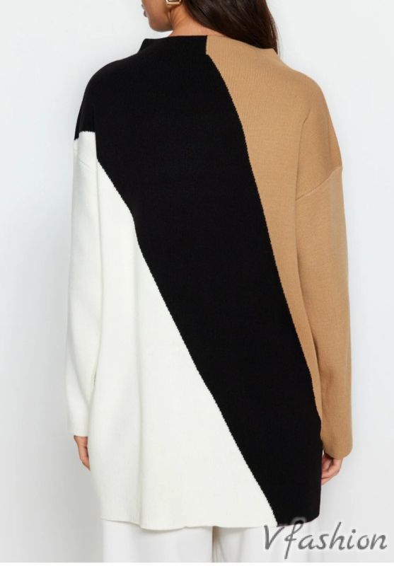 Трицветен пуловер