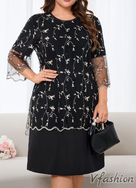Елегантна рокля с дантела на цветчета