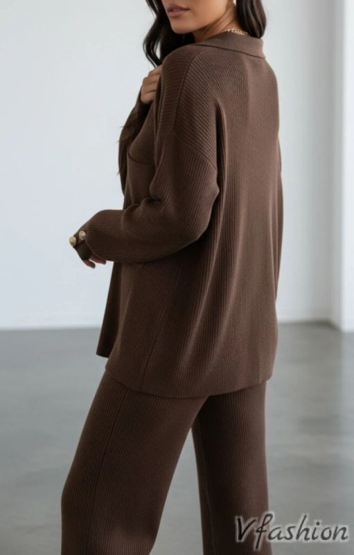 Комплект панталон и пуловер с копчета - кафяв