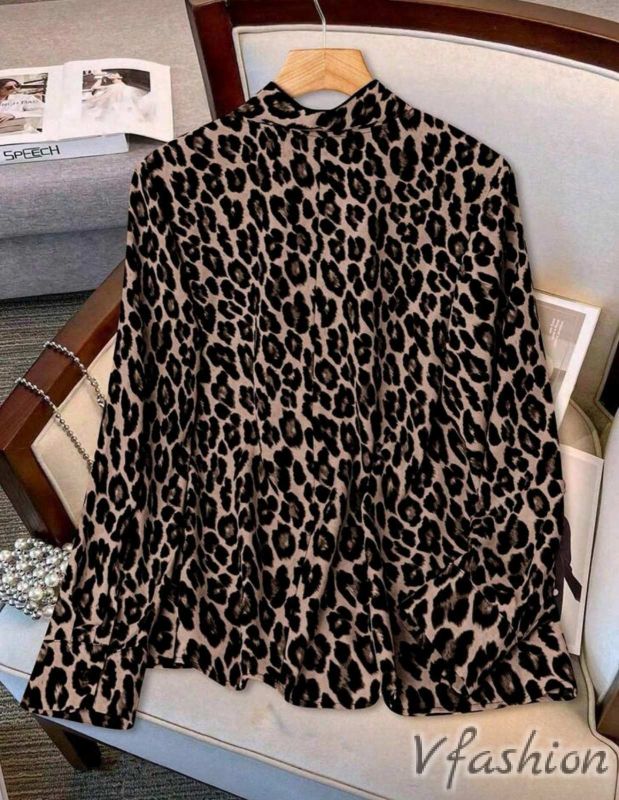 Риза с леопардов принт