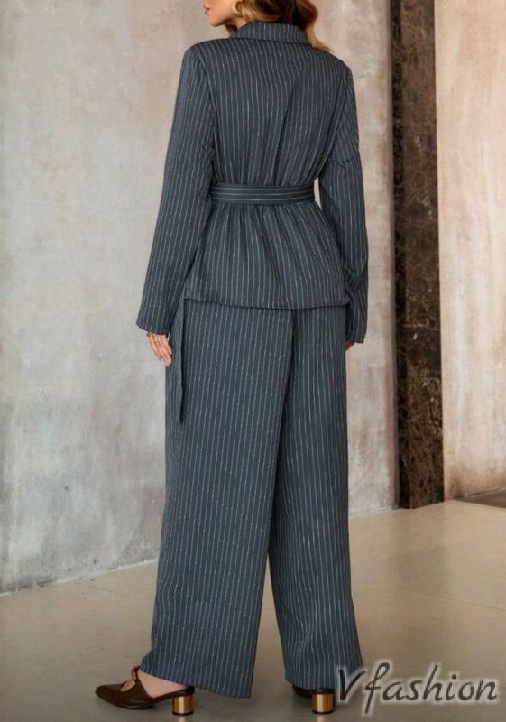 Костюм панталон и сако с колан