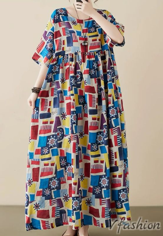 Разкроена рокля с цветен принт