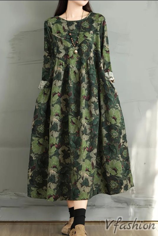 Разкроена рокля с джобове 