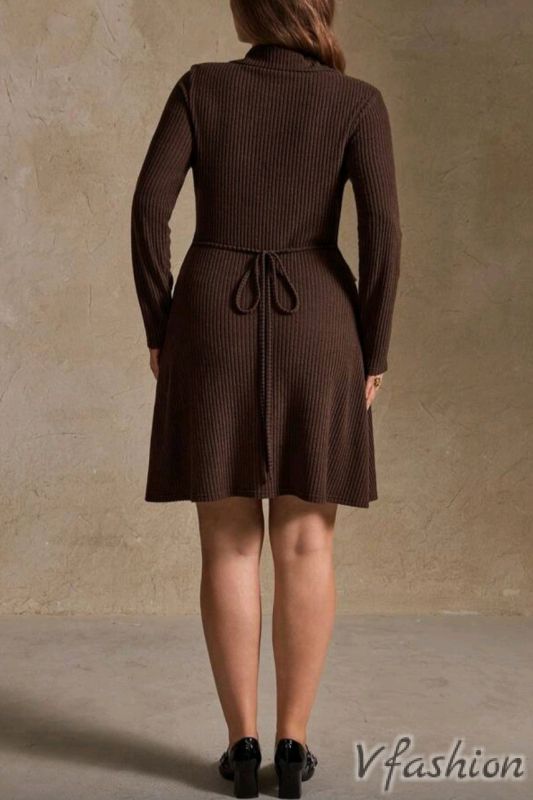 Стилна рокля с копчета - кафява