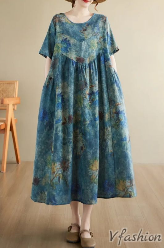 Разкроена рокля с джобове и принт