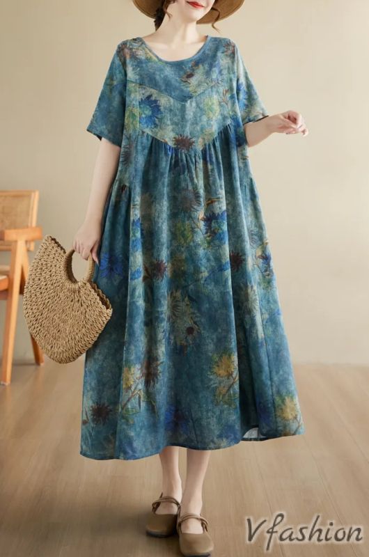 Разкроена рокля с джобове и принт