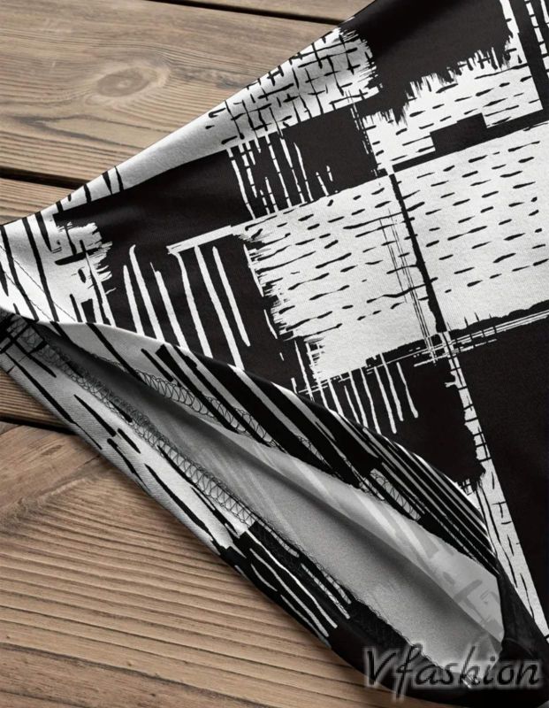 Еластична блуза в черно и бяло