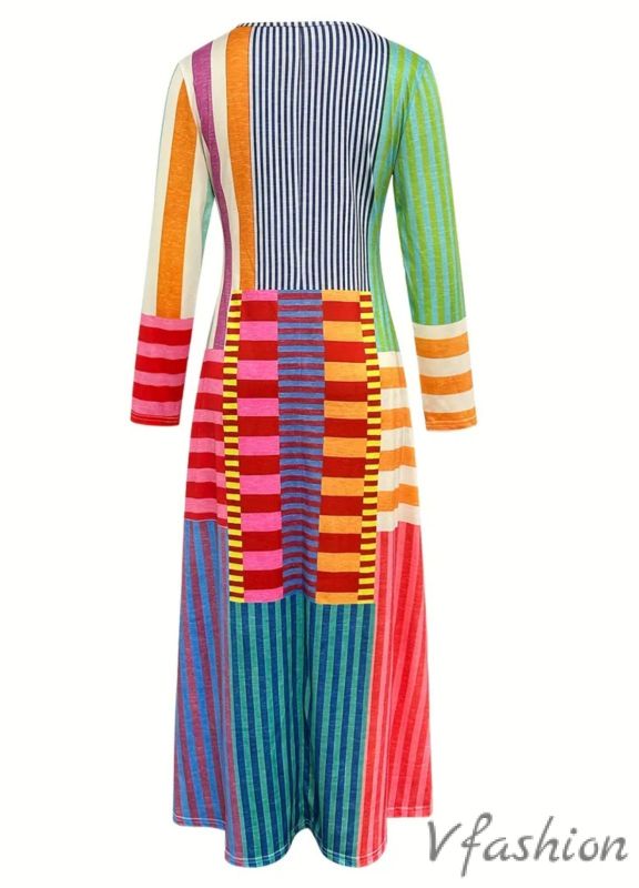 Еластична рокля с цветен принт