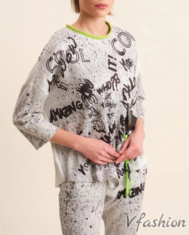 Блуза с принт надписи