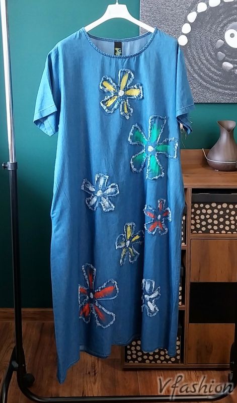 Дънкова рокля с цветя