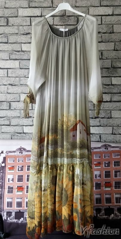 Копринена рокля с красив принт